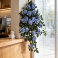 thumbnail image 2 of Guirnalda de rosas artificiales colgantes, arreglo floral artificial realista para decoración de pared, boda y jardín, rosas de tela realistas con hojas verdes naturales, flexible y maleable., 2 of 6