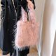 thumbnail image 3 of Bolso de hombro de piel sintética para mujer, bolso de mano de felpa informal, bolso de viaje para invierno (rosa), 3 of 8