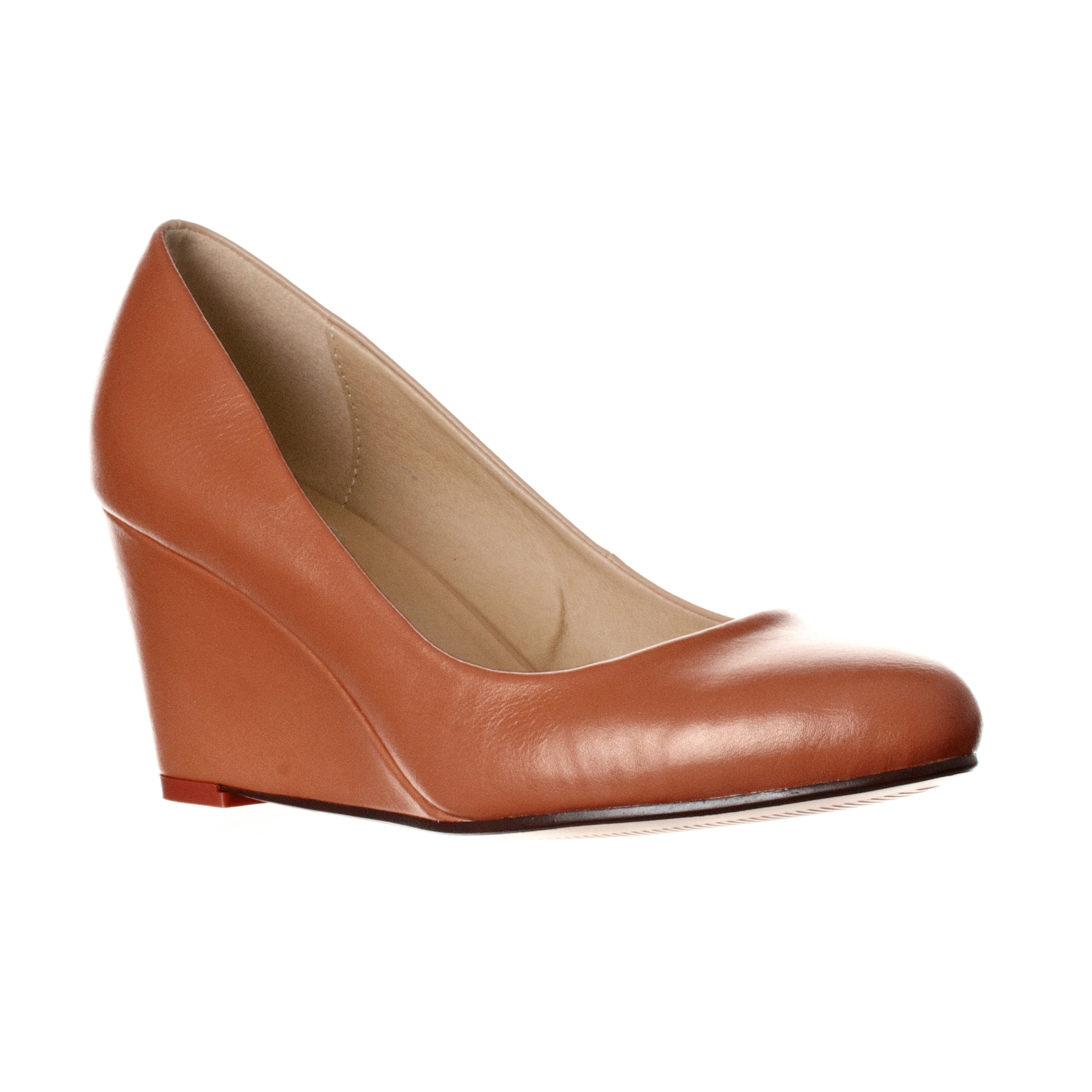 round toe wedge pumps