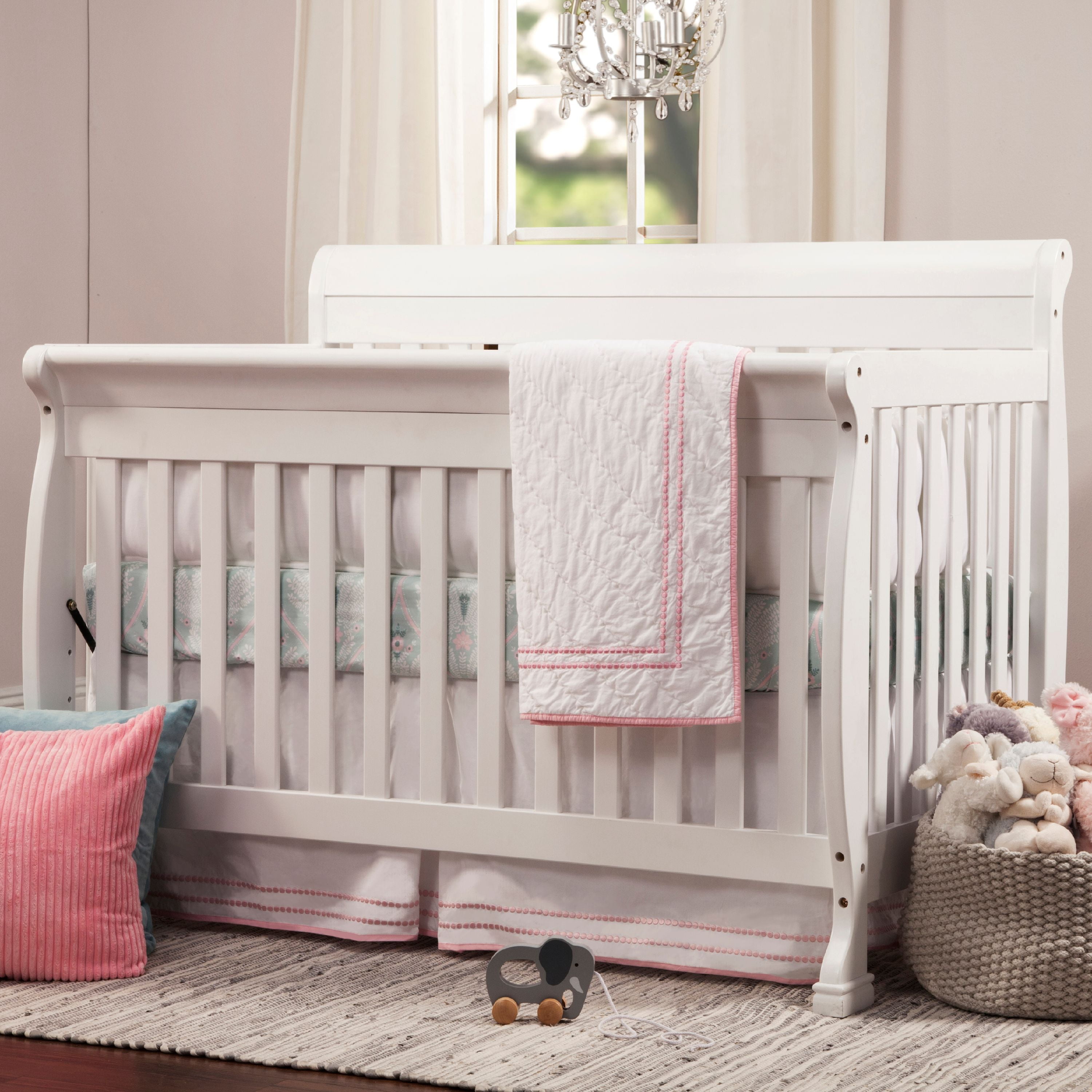 DaVinci Kalani 4-in-1 Convertible Crib in White Finish, Greenguard Gold Certified
