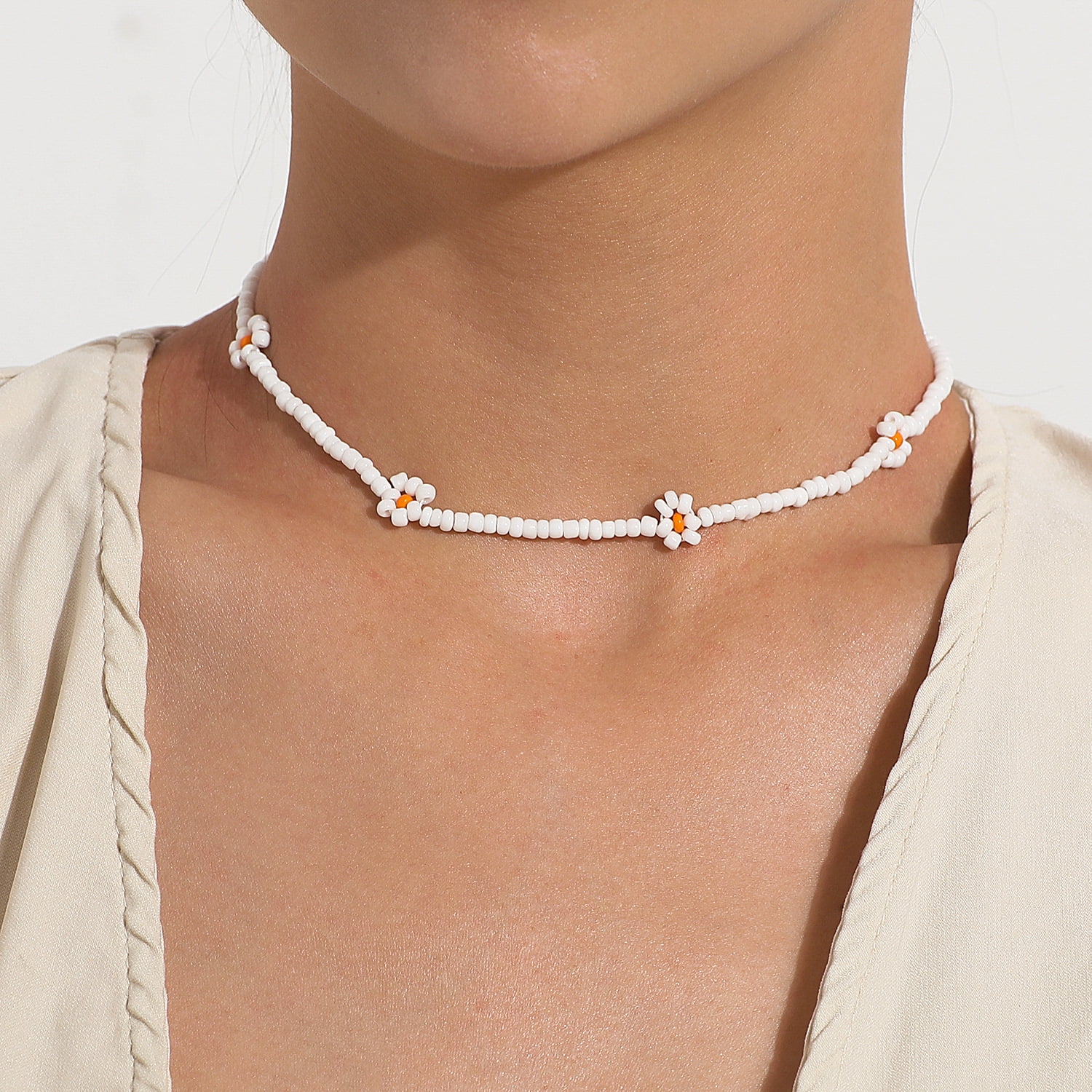 Dainty daisy necklace clearance