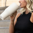 thumbnail image 2 of HydroJug Traveler - Bouteille d'Eau 40 oz avec Poignée et Paille Rabattable - s'Adapte au Porte-Gobelet, Gobelet Réutilisable Isolé en Acier Inoxydable et Base en Caoutchouc - Cadeaux pour Femmes Etamp, 2 of 6