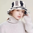 thumbnail image 4 of Gorro de pescador de invierno Gorro cálido de felpa de pescador de piel sintética esponjosa Gorro de pescador de felpa lindo para mujer Blanco y negro, 4 of 5