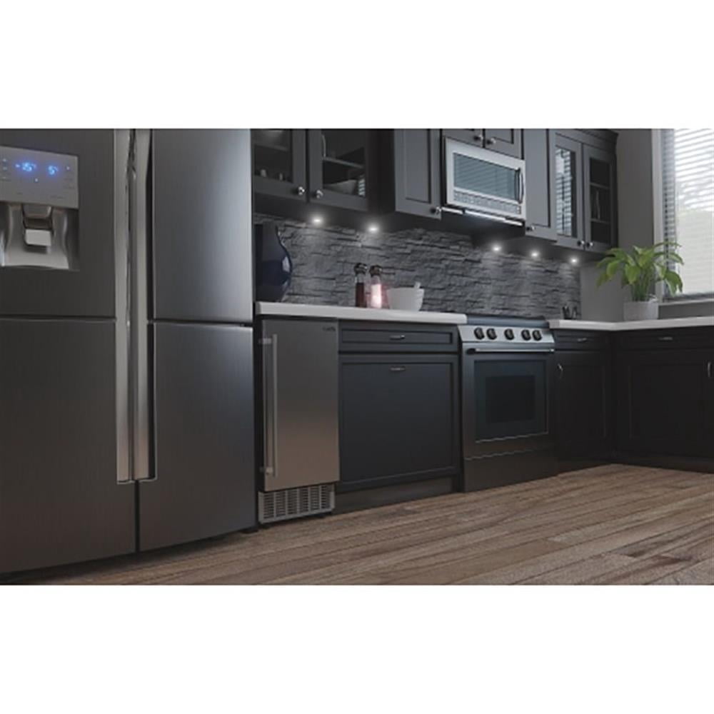 Pemberly Row Storage Basket Stainless Steel Built-In Ice Maker Machine in Silver