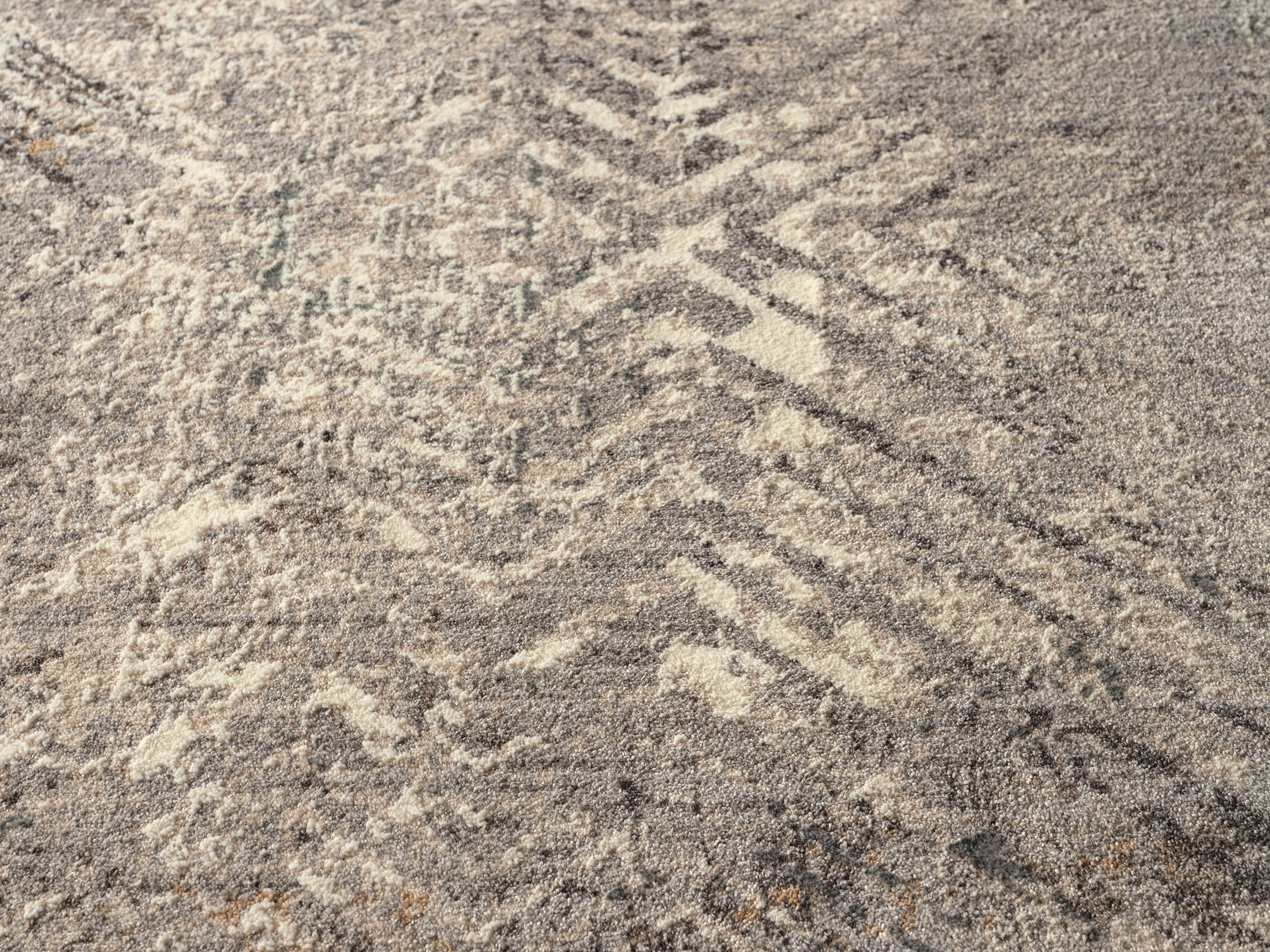 United Weavers Utopia Skye Contemporary Abstract Area Rug, Grey, 7'10" x 10'6"