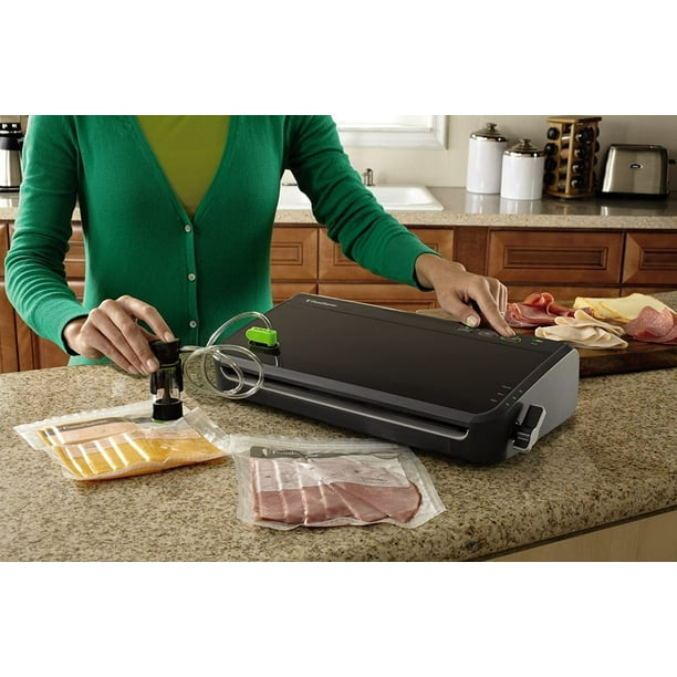 FoodSaver FM2100000 Vacuum Sealer Machine System with Starter Bags