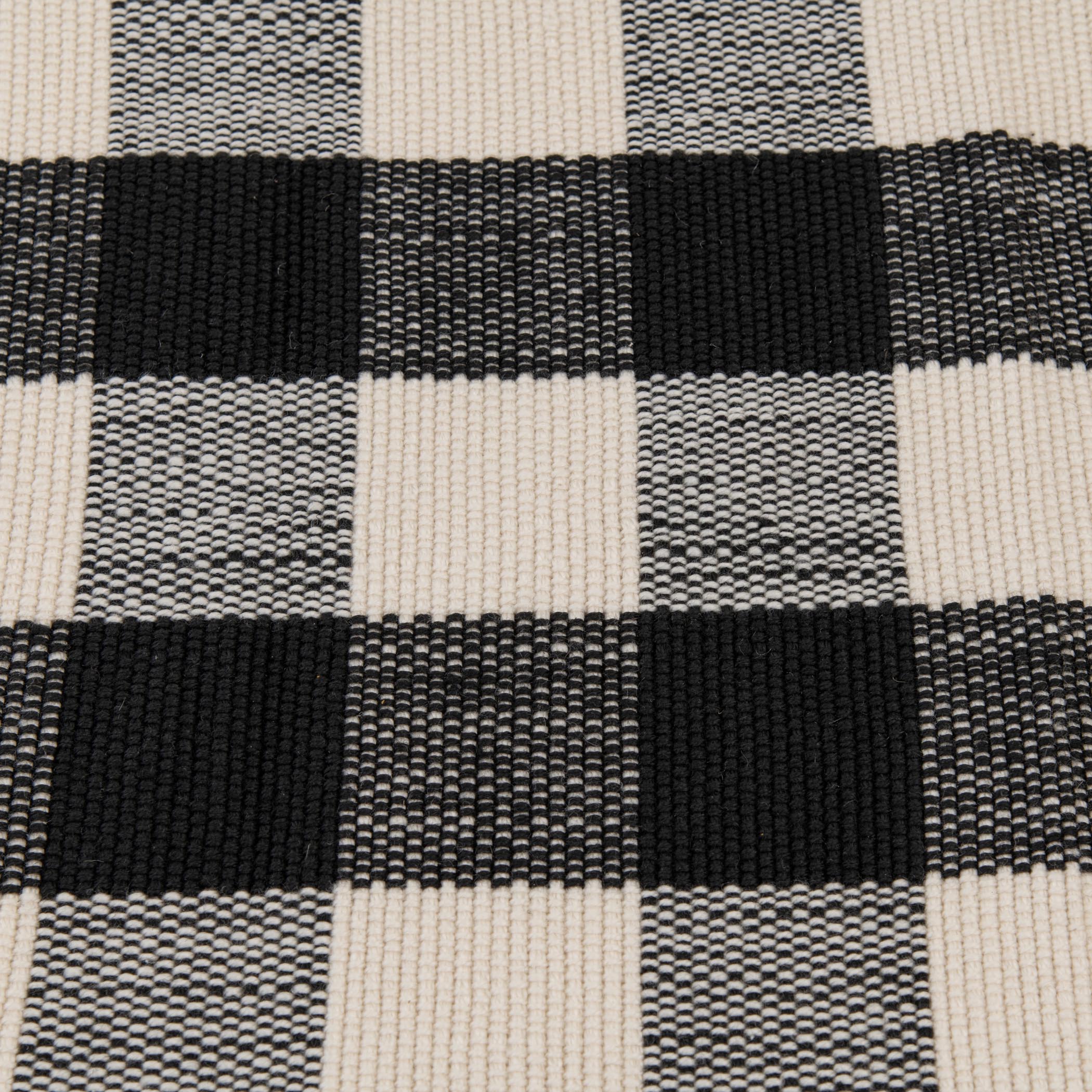 Mainstays 24 x 36 in Black & White Plaid Indoor/Outdoor Rug photo 4