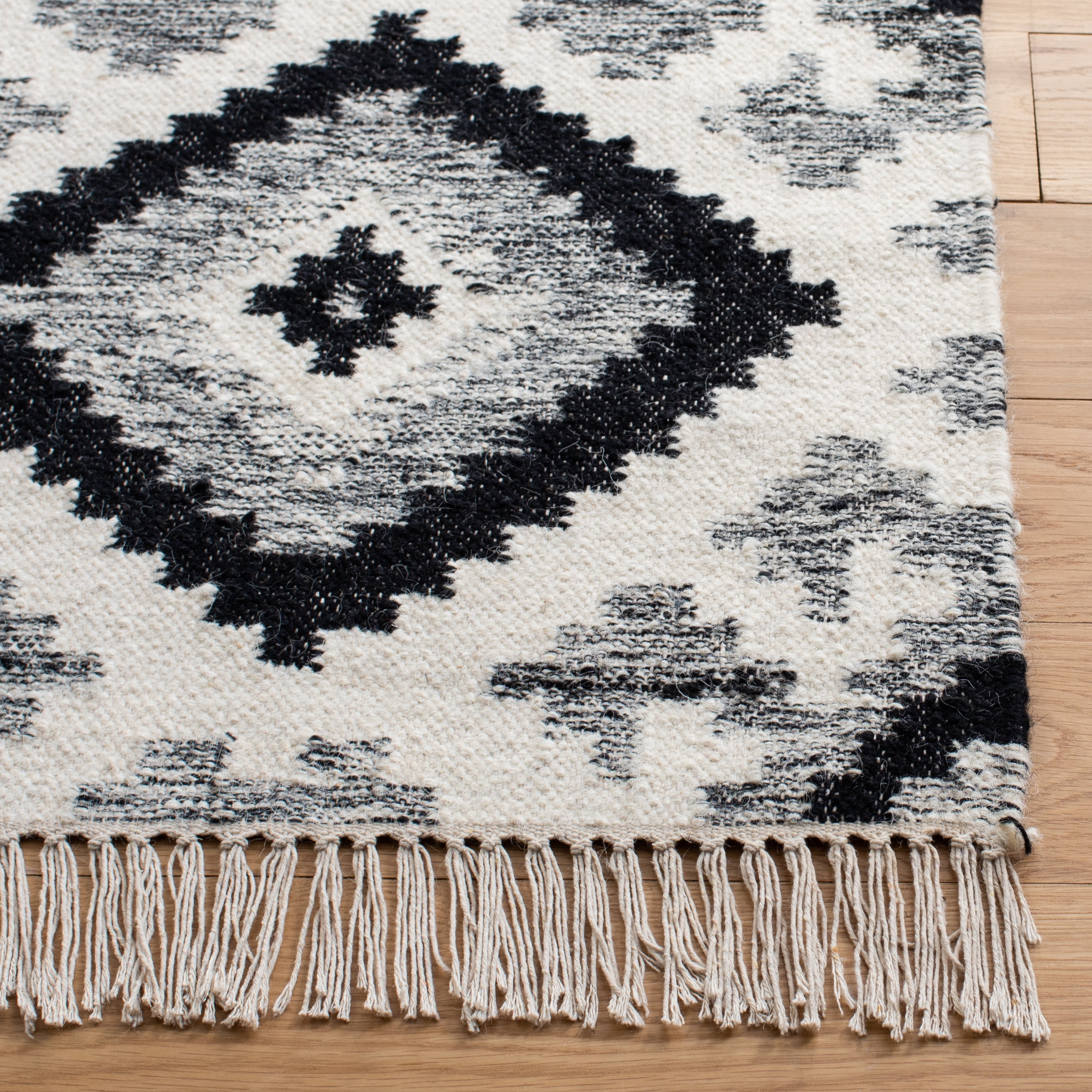 Safavieh Kilim Alaina Diamond Area Rug, Ivory/Black, 8' x 10'