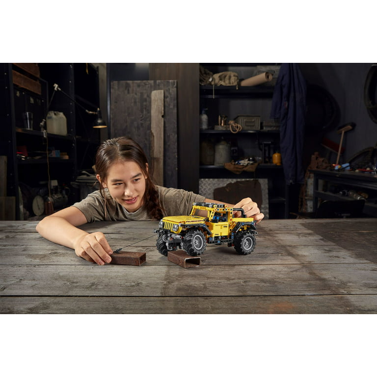 LEGO Technic Jeep Wrangler 42122 Building Kit (665 Pieces