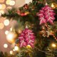 thumbnail image 5 of Puntoco Juego de 2 colgantes pequeños decorativos especiales de bolas navideñas de plástico galvanizado pintados de color rojo, 5 of 6