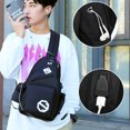 thumbnail image 4 of Bolso bandolera para niños, bolso pequeño de pecho con USB, bolsillo lateral, bolso bandolera de viaje, 4 of 5
