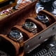 thumbnail image 5 of Estuche Alhajero Organizador De Relojes Y Joyas Espacios Para Reloj, Elegante Joyero y Porta Relojes de Cuero PU (Negro-3 Espacios), 5 of 6