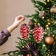 thumbnail image 2 of Adornos navideños, juego de 2 gorros navideños y bastones de carameloDecoraciones navideñasColgantes pequeños, 2 of 5