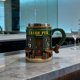 thumbnail image 4 of Jarra de cerveza de cerámica esculpida con diseño de bar clásico, 300 ml, para café, té y cerveza., 4 of 7