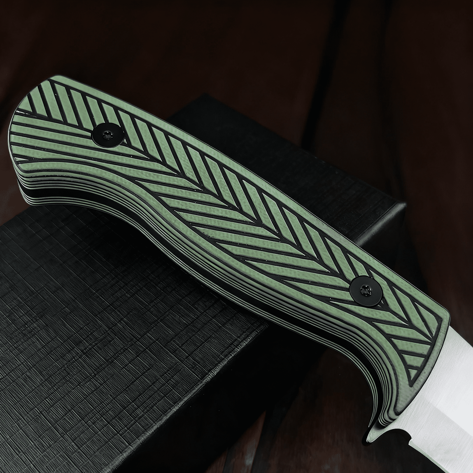 Multi-Purpose Utility Knife for Home Use Green Non-Slip Handle Portable Cutting Tool Kitchen Handheld Light-Duty Cutting Knife with Safety Sheath