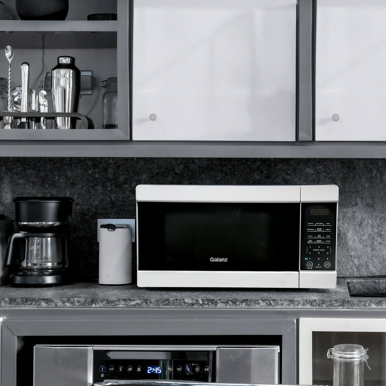 Galanz 1.1 cu ft 1000W Countertop Microwave Oven in White