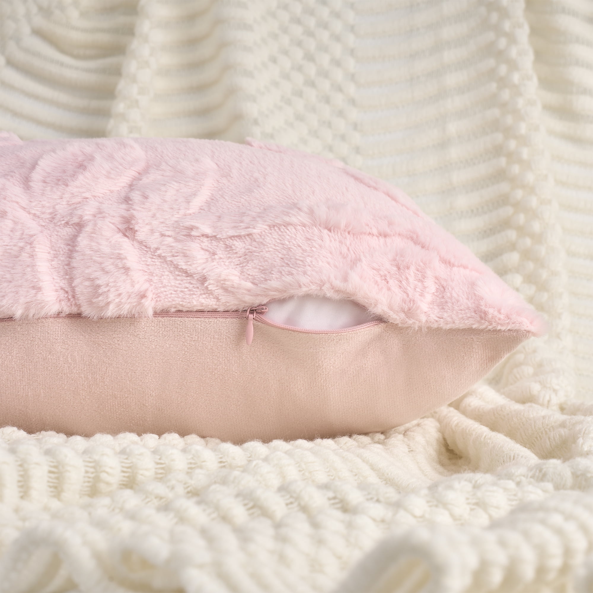 Unique Bargains Pack of 2 Leaf Jacquard Plush Pillow Covers for Bedroom 20" x 12" Pink