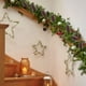 thumbnail image 5 of Adorno colgante navideño de piña de madera | Decoración navideña ligera e irrompible | Corona rústica de 10 x 5 x 3 cm | Ideal para árboles de Navidad, guirnaldas, fiestas y decoración del hogar, 5 of 6