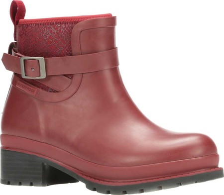 slip resistant muck boots