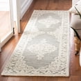 thumbnail image 3 of SAFAVIEH Micro-Loop Antonio Medallion Area Rug, Grey/Ivory, 4' x 6', 3 of 10