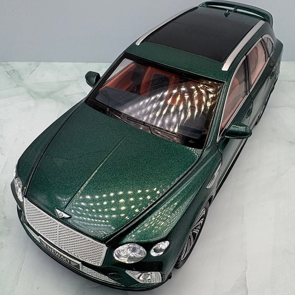 2016/2025 Bentley Bentayga SUV - 1:24 Diecast Model - Green