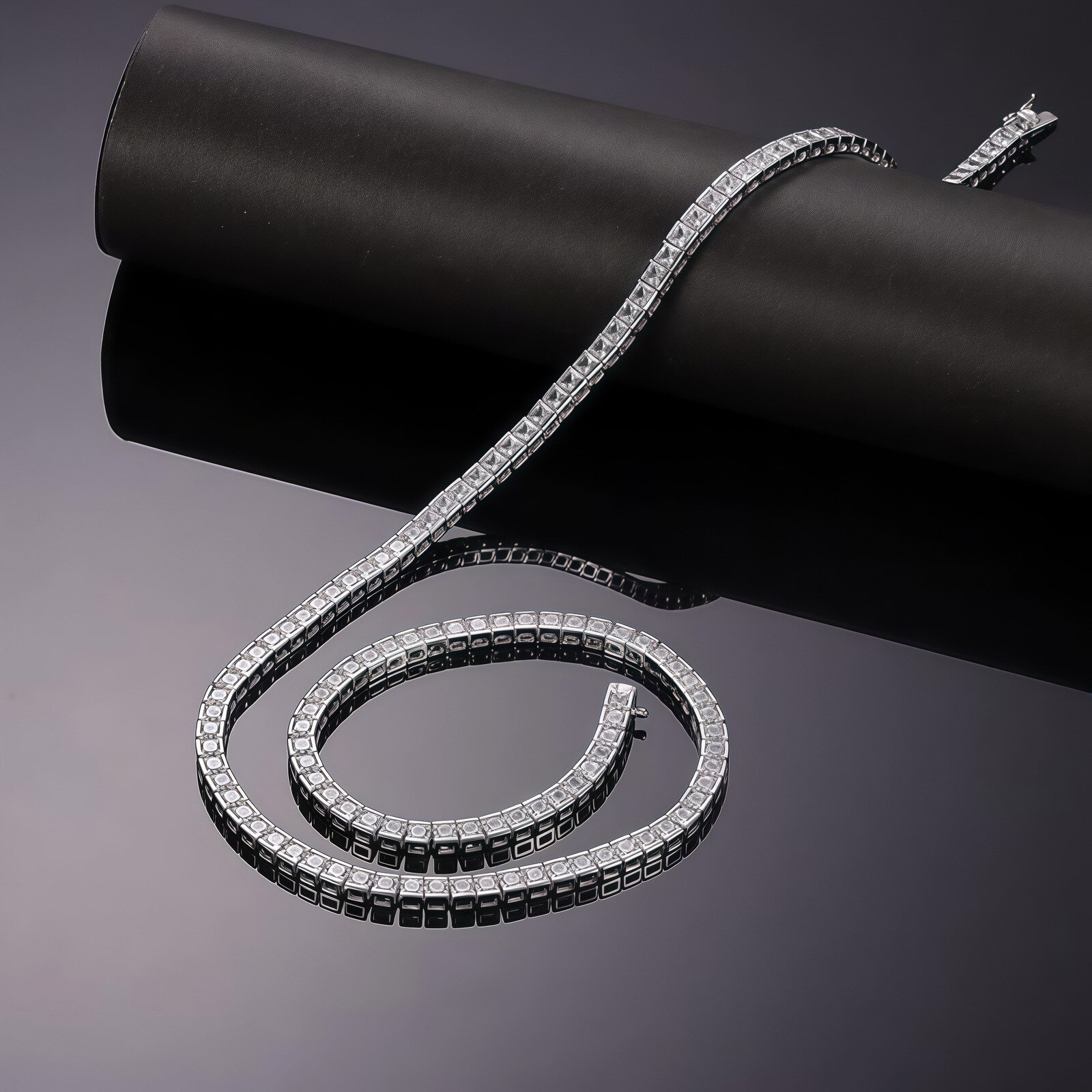 Midir&Etain 18k White Gold Plated Tennis Necklace with Simulated Diamond Crystals for Women Laboratory Tennis Chain Show Your Own Light Suitable For Both Men And Women 18Inch