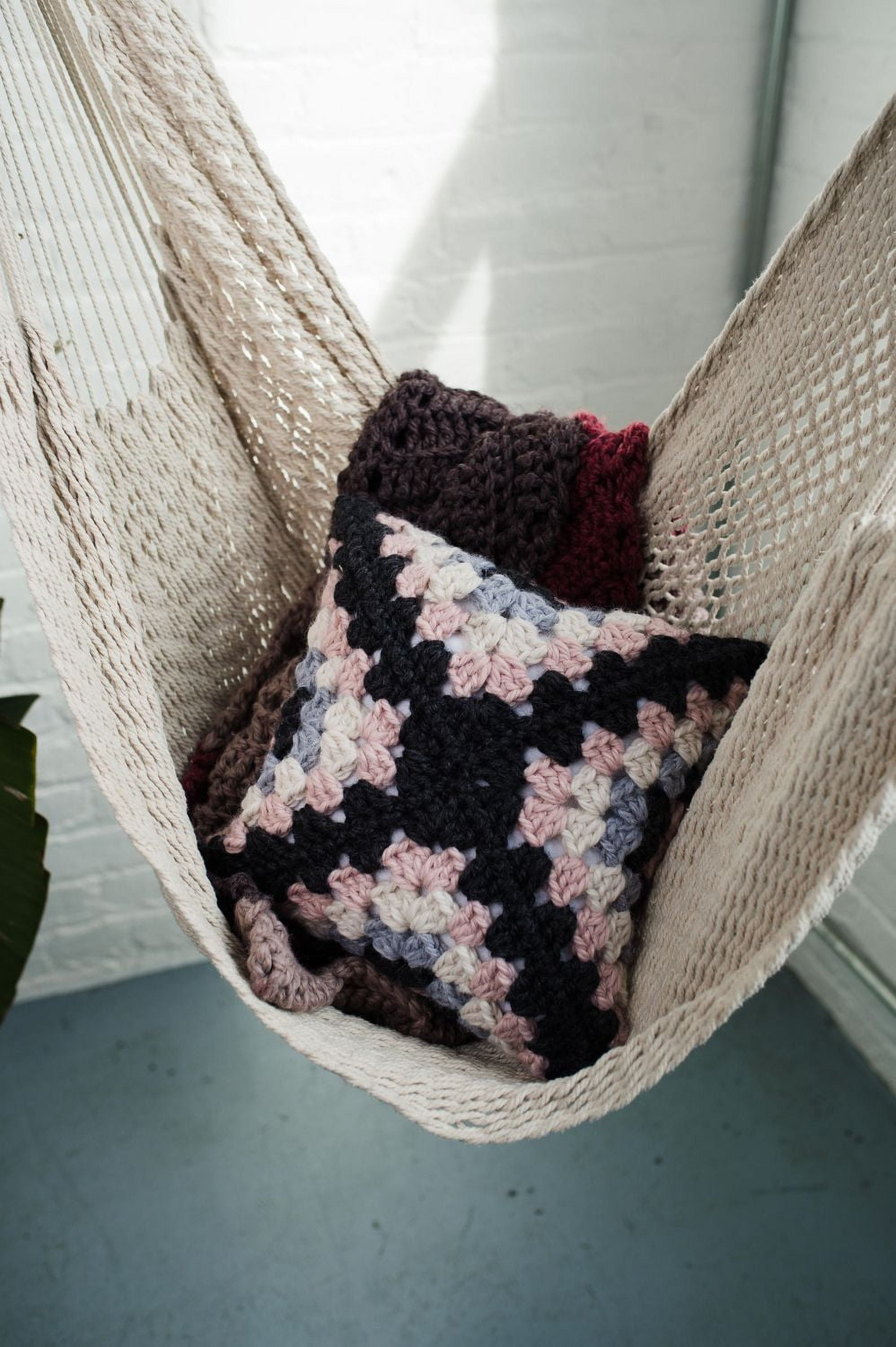 Fil Lion Brand Re-Spun Thick & Quick® Denim Delave Fil #6 super volumineux de polyester recyclé, 340g/ 204m-1CT