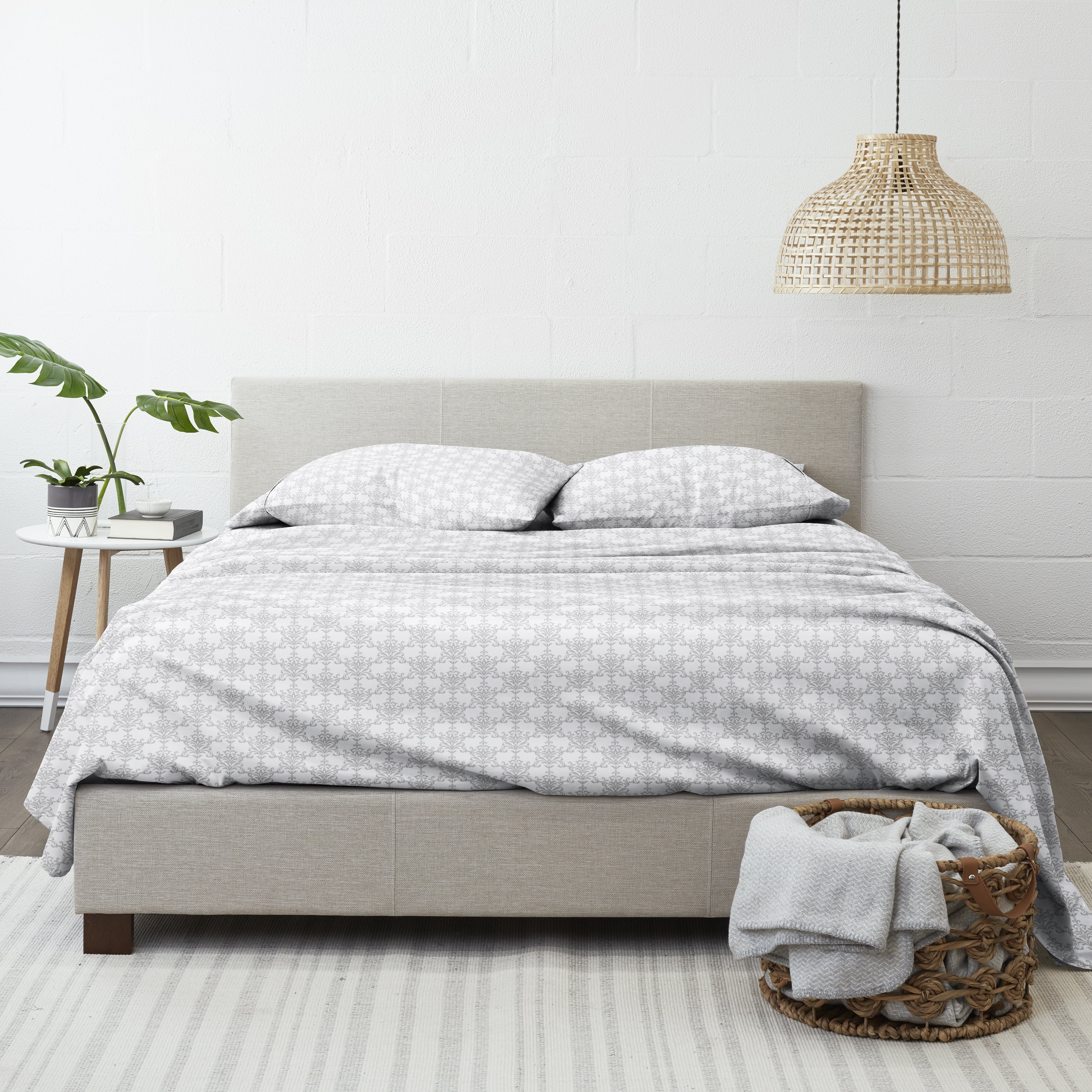 Noble Linens 4 Piece Pattern Microfiber Bed Sheets Set, Light Gray Soft Bouquet, California King