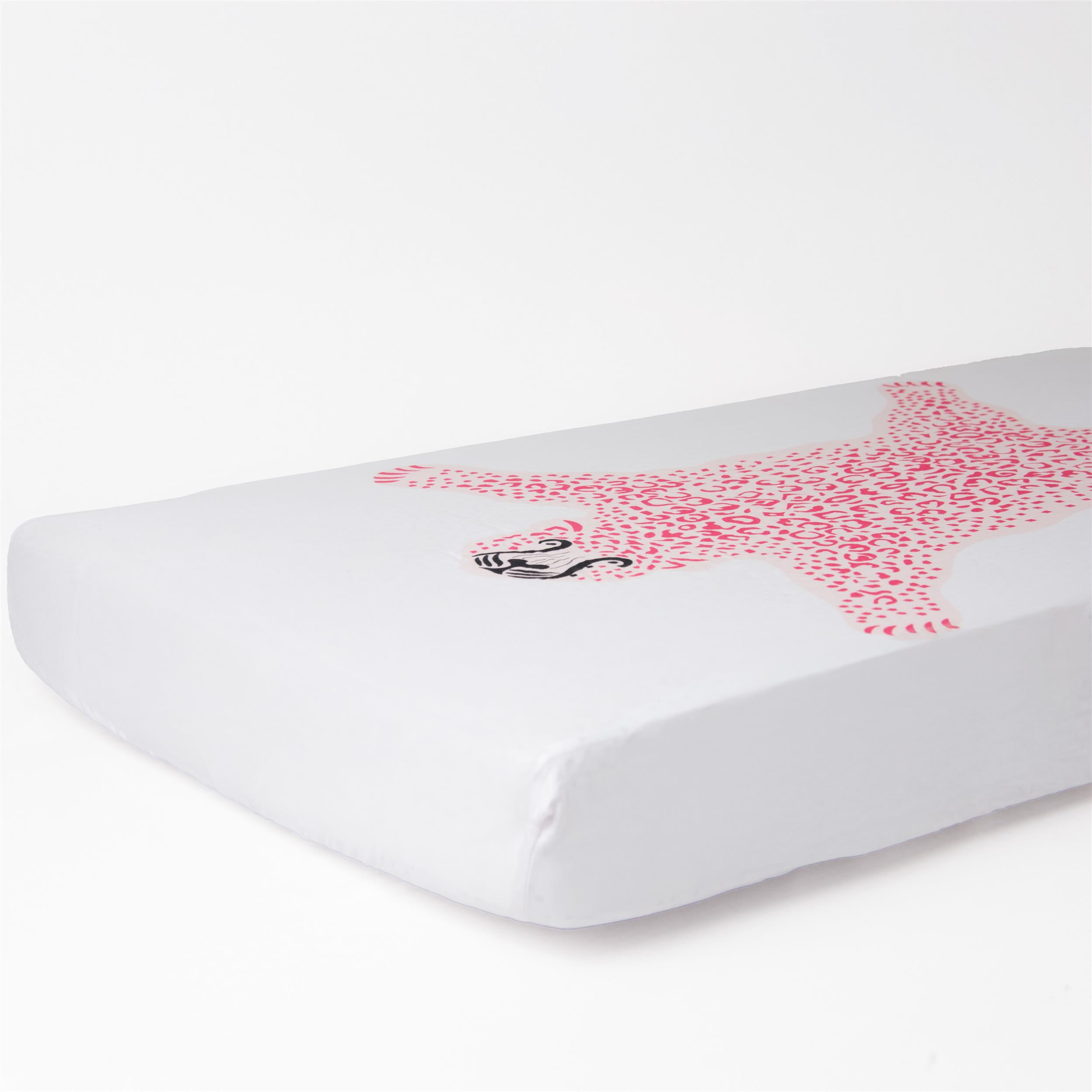 Rizzy Home 28" X 52" White/Pink Tiger Cotton Cribsheet