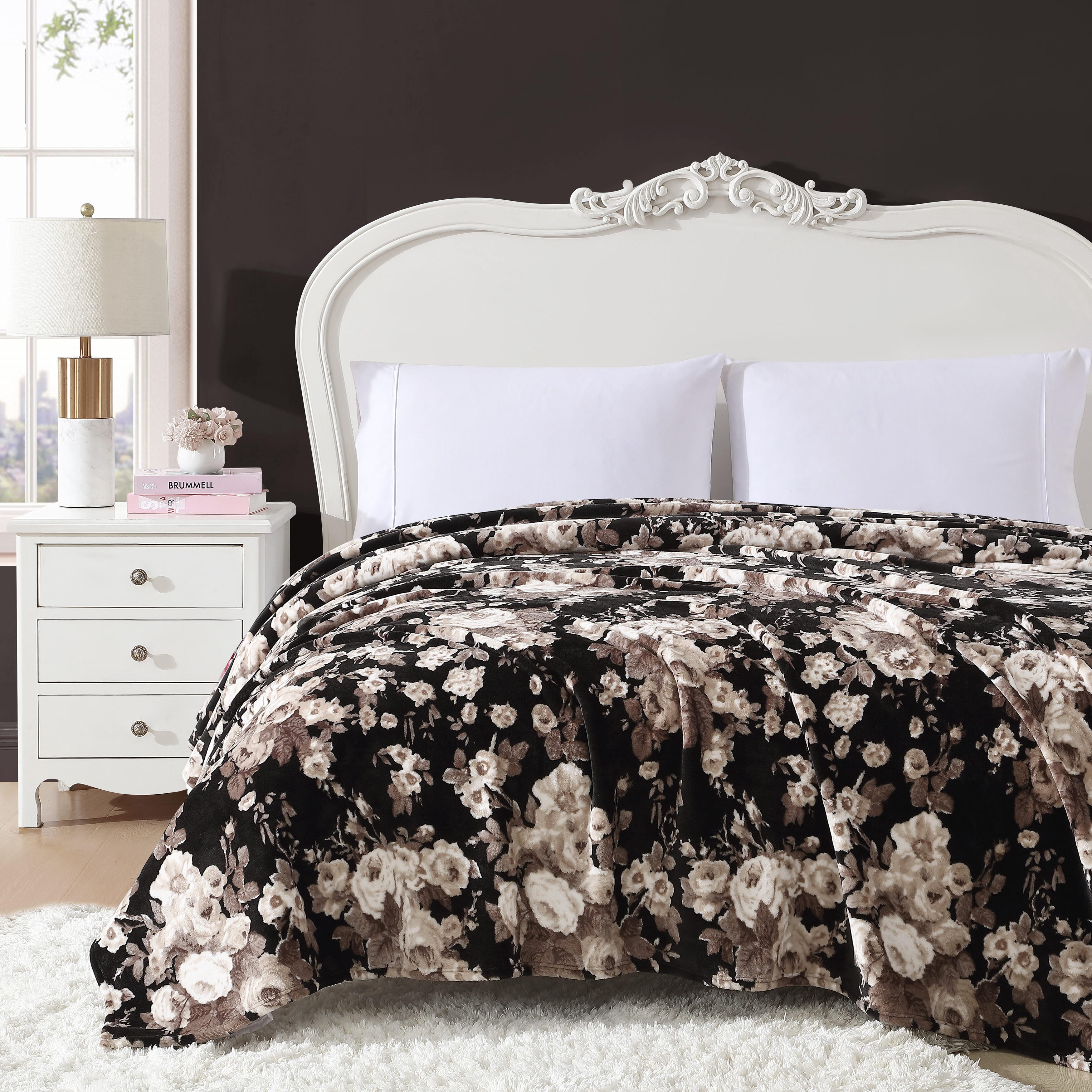 Betsey Johnson Vintage Floral Black Full/Queen Blanket