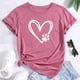 thumbnail image 2 of Camiseta de talla grande para mujer, Top con estampado de huellas de corazón y perro, camiseta informal suave y elástica, ropa de moda urbana 2024, 2 of 5