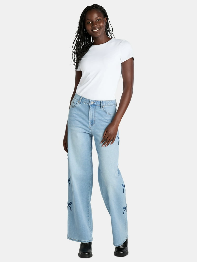 Madden NYC Women's Ultra 90s Fit Jeans with Embroidery, 32