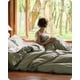 thumbnail image 1 of Juego de funda de edredón Bedsure Cooling King Size, color verde salvia, 1 of 9