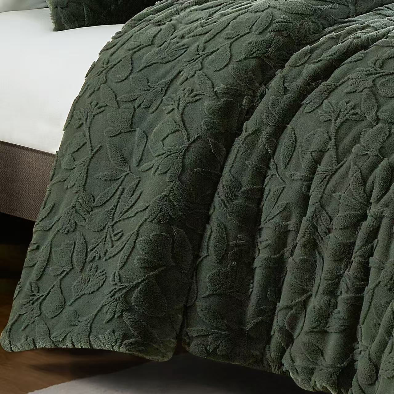 4-Piece Dark Green Faux Fur Comforter Set, Queen