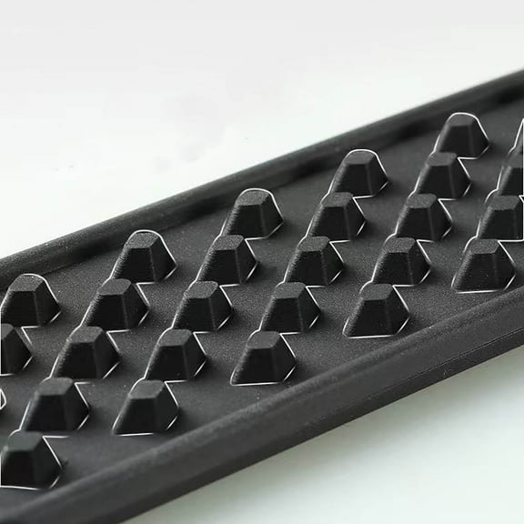 Motorcycle Snow Tire Traction Chains Winter Anti-Skid Chains for Enhanced Safety Durable Materials Easy to Install Universal Application Black Color 20-Piece Set for Snowy Conditions