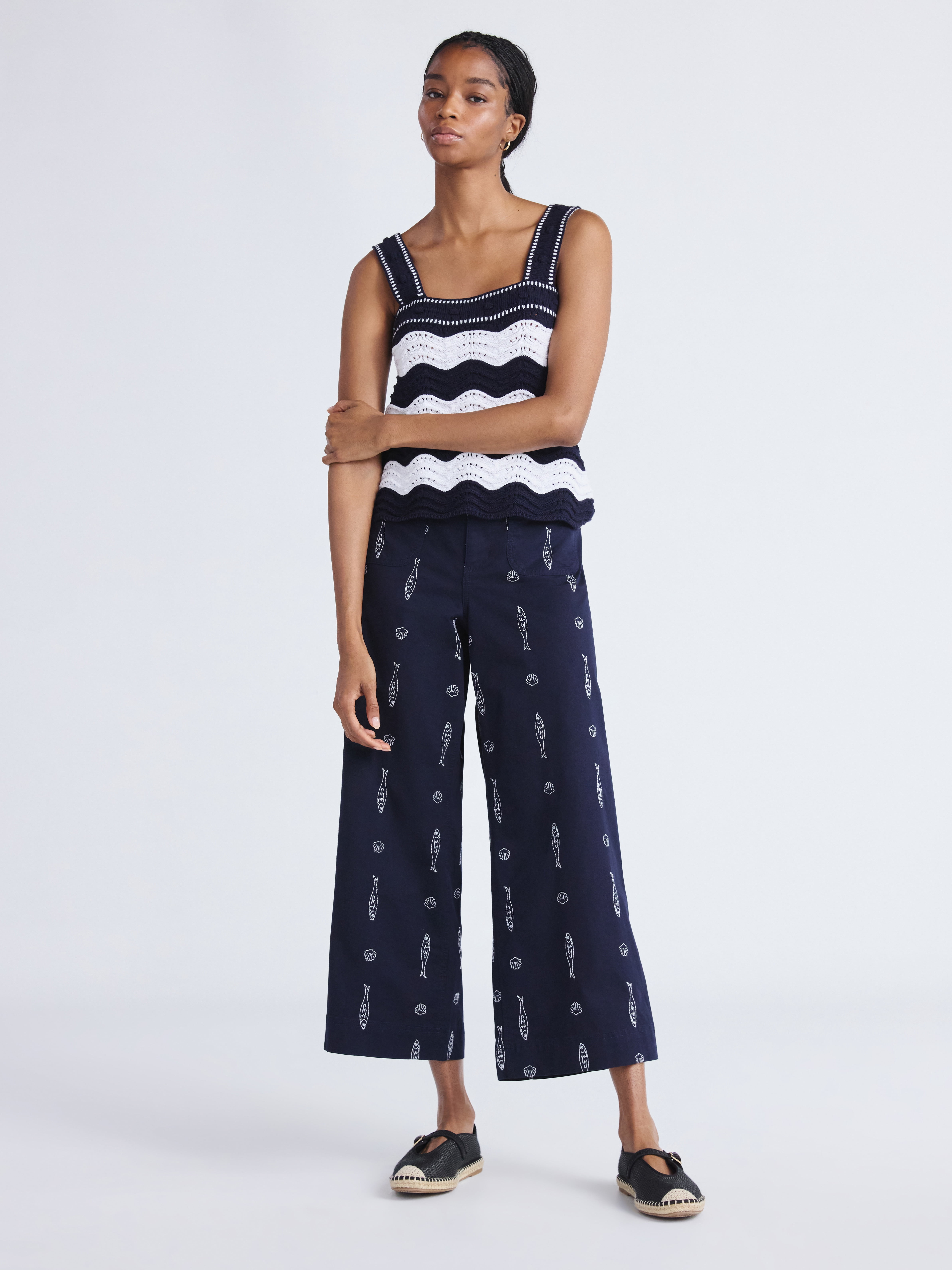 Free Assembly Women's and Women's Plus Embroidered Pants with Patch Pockets, 26" Inseam, Sizes XS-4X
