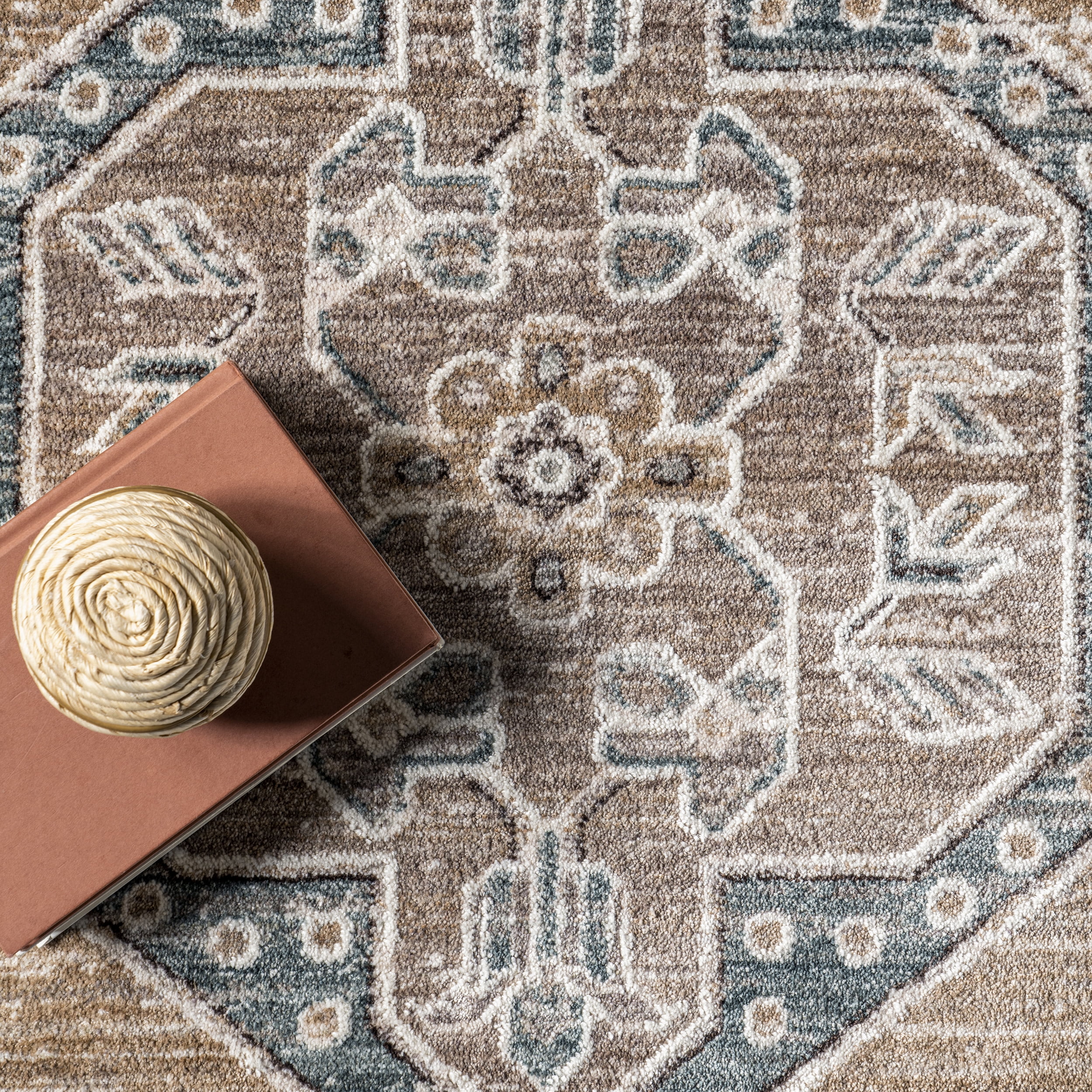 nuLOOM Tricia Faded Medallion Fringe Area Rug, 4' x 6', Rust