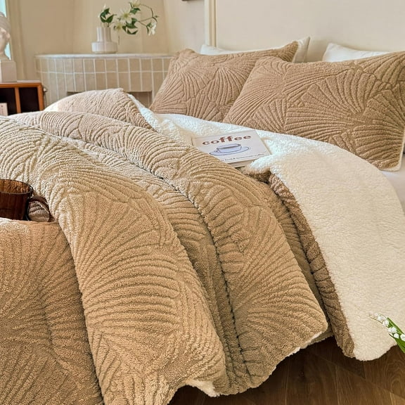 Seashell Jacquard Sherpa Comforter Set Warm Cozy Premium Bedding 2 Pieces, Twin Size Geometric Pattern Quilt Comforter with 1 Pillowcases(68"X90" Beige)