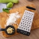 thumbnail image 5 of Cateissary Trituradora de cocina de 4 lados Rallador de papas de acero inoxidable Cortador de rábano de frutas de melones que ahorra trabajo con mango de Utensilios de cocina Cateissary HA014120-00, 5 of 6