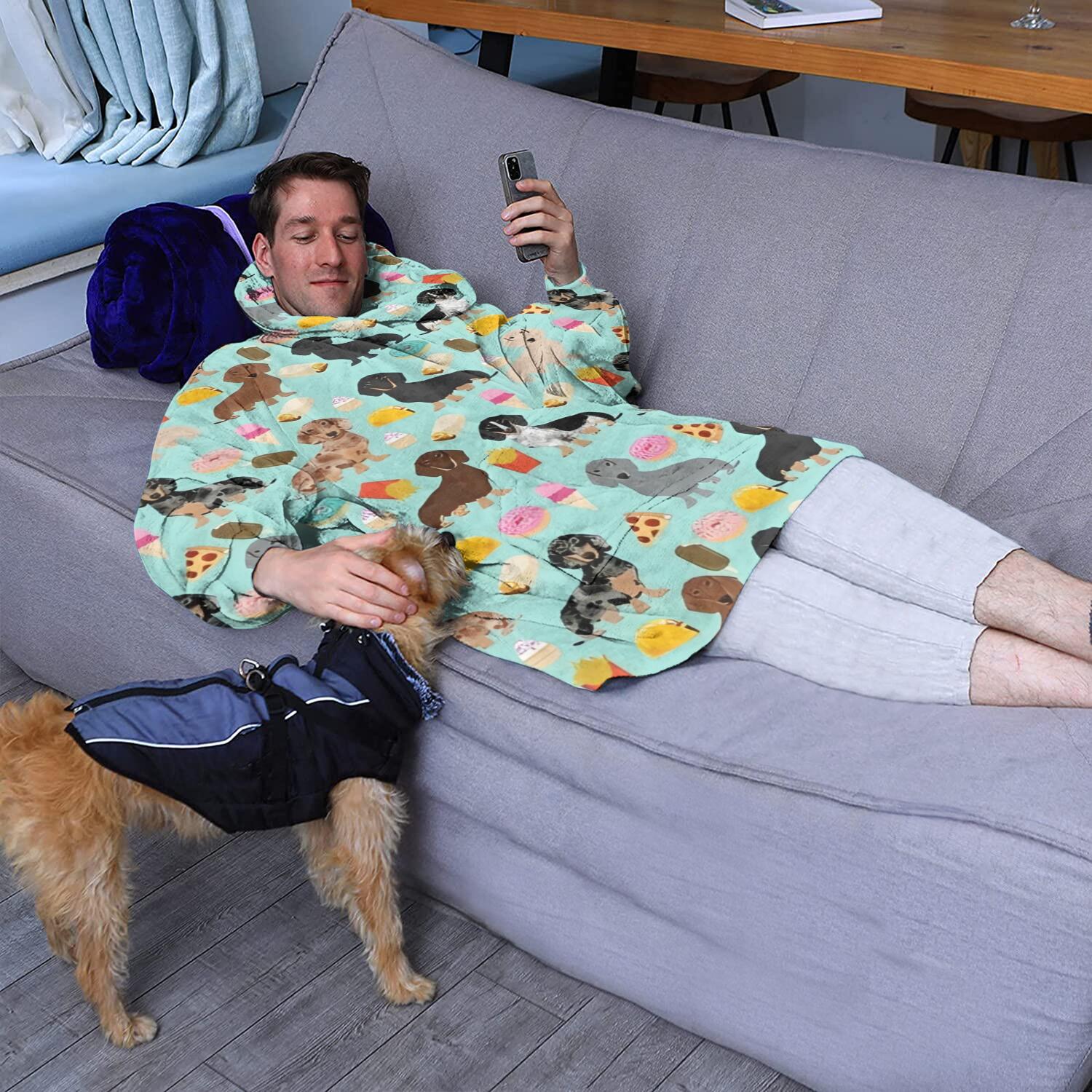 Dachshund Dog and Pizza Wearable Oversized Blanket,Wearable Blanket Hoodie for Adults,Cozy Hooded Blankets with Super Pockets,Super Warm Fuzzy Pullover for Women & Men