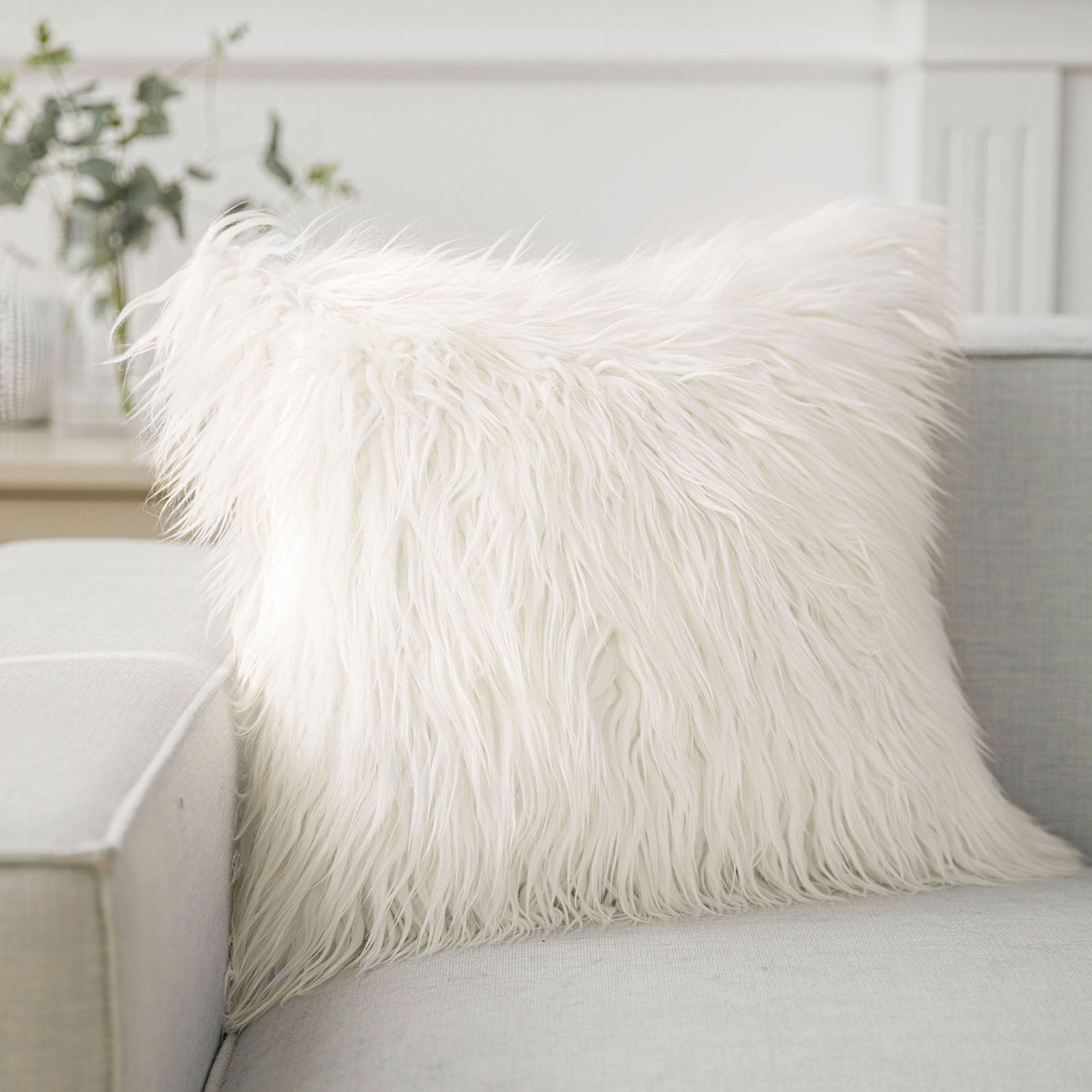 Phantoscope 18" x 18" 2-Pack Faux Fur Decorative Throw Pillows, Plush Cushions with Inserts for Couch, Bed, Chair, Off White