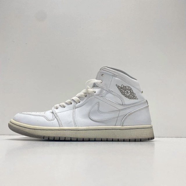 Ni - ke Ni - ke Men's Air Jordan 1 Mid White Sneakers Size 8