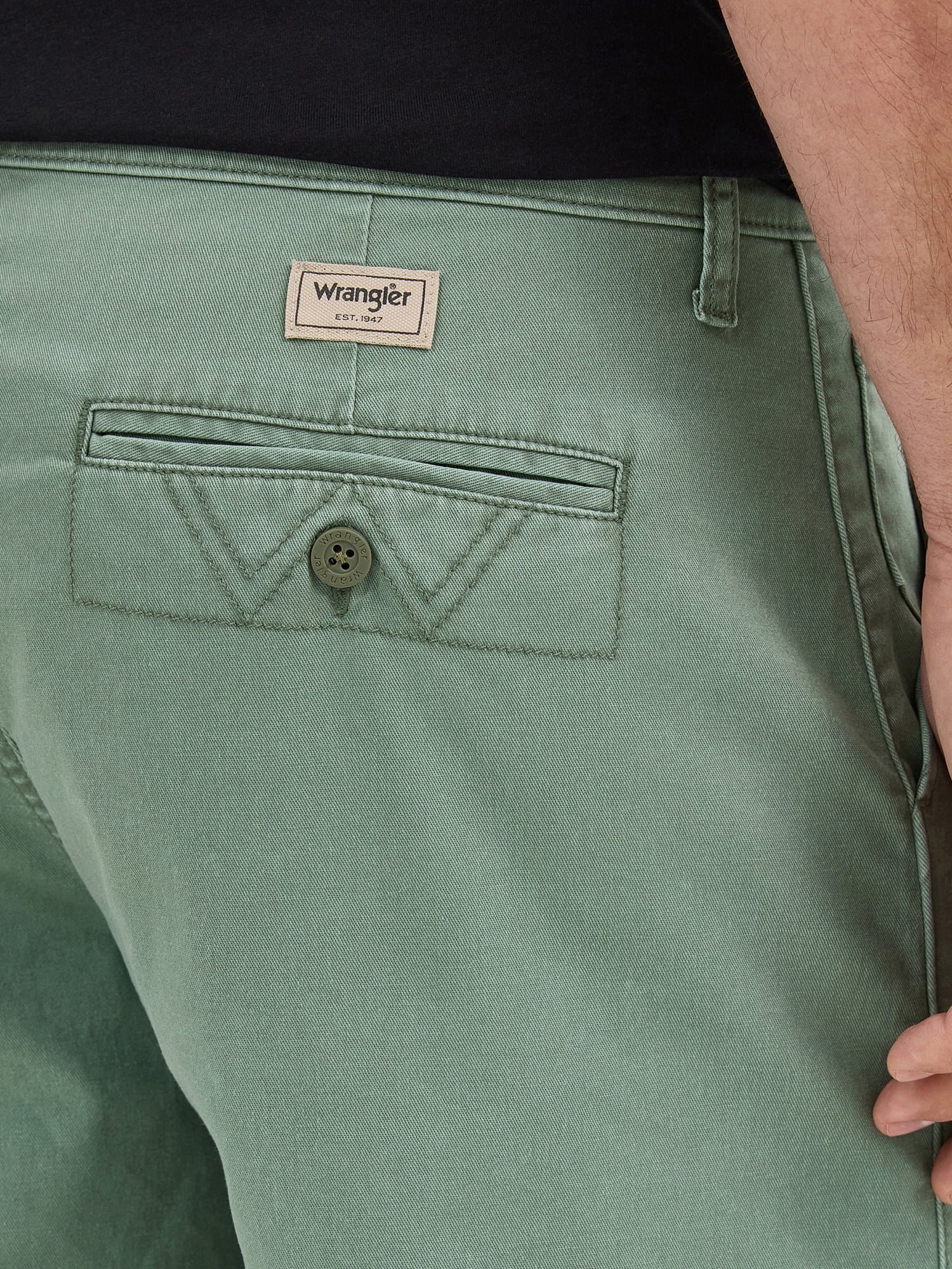 Wrangler Men's Regular 7" Fit Flat Front Short
