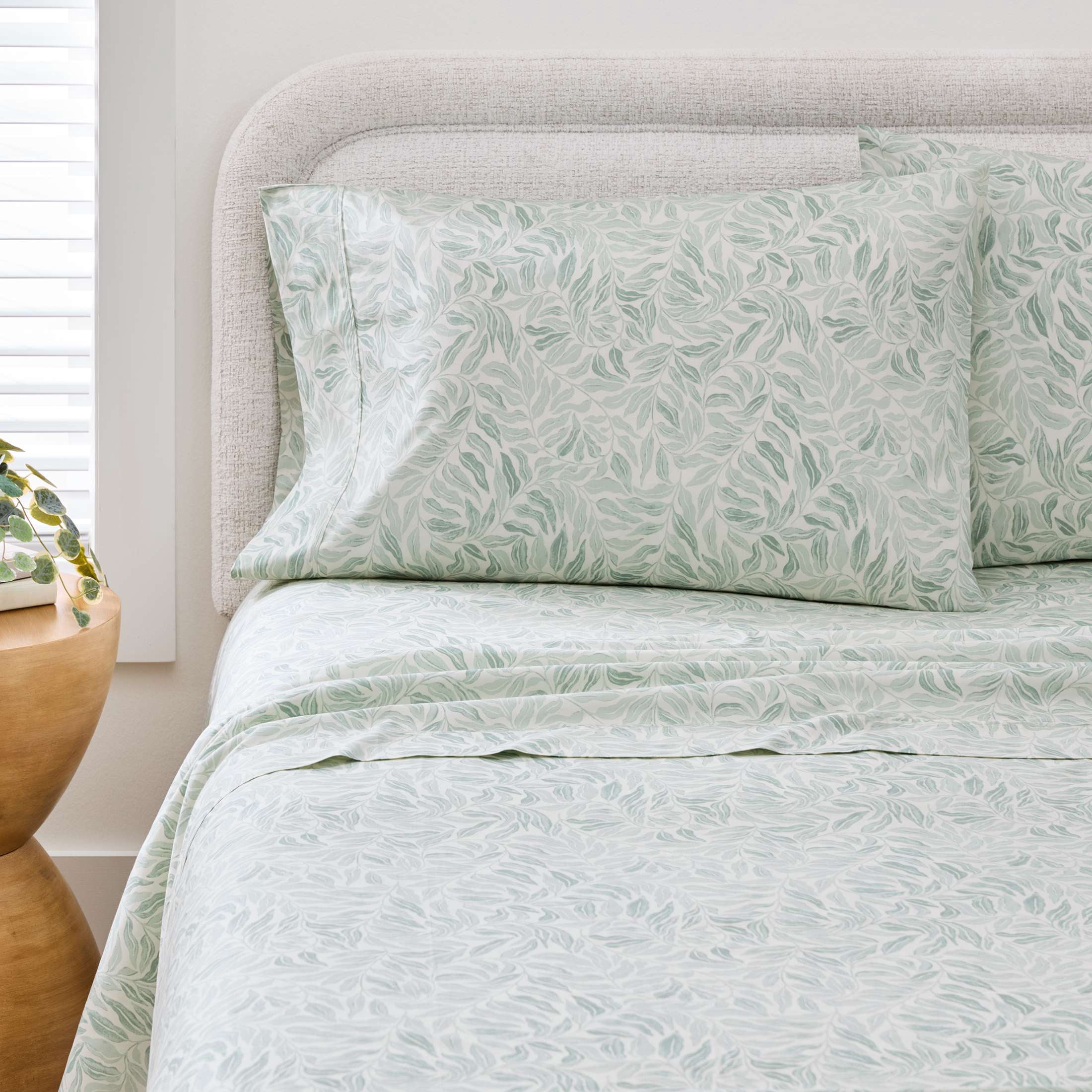 Better Homes & Gardens 2-Piece 300 Thread Count Cotton Percale Vierra Vine Green Pillowcases, King