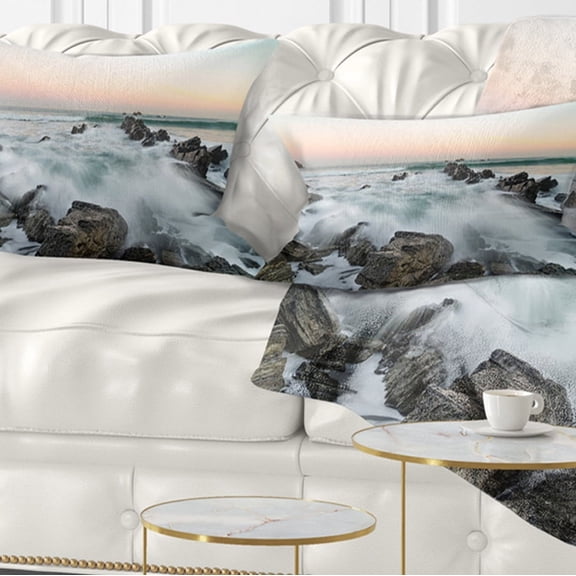Designart Bay of Beaky Vibrant White Waves - Modern Seashore Throw Pillow - 12x20