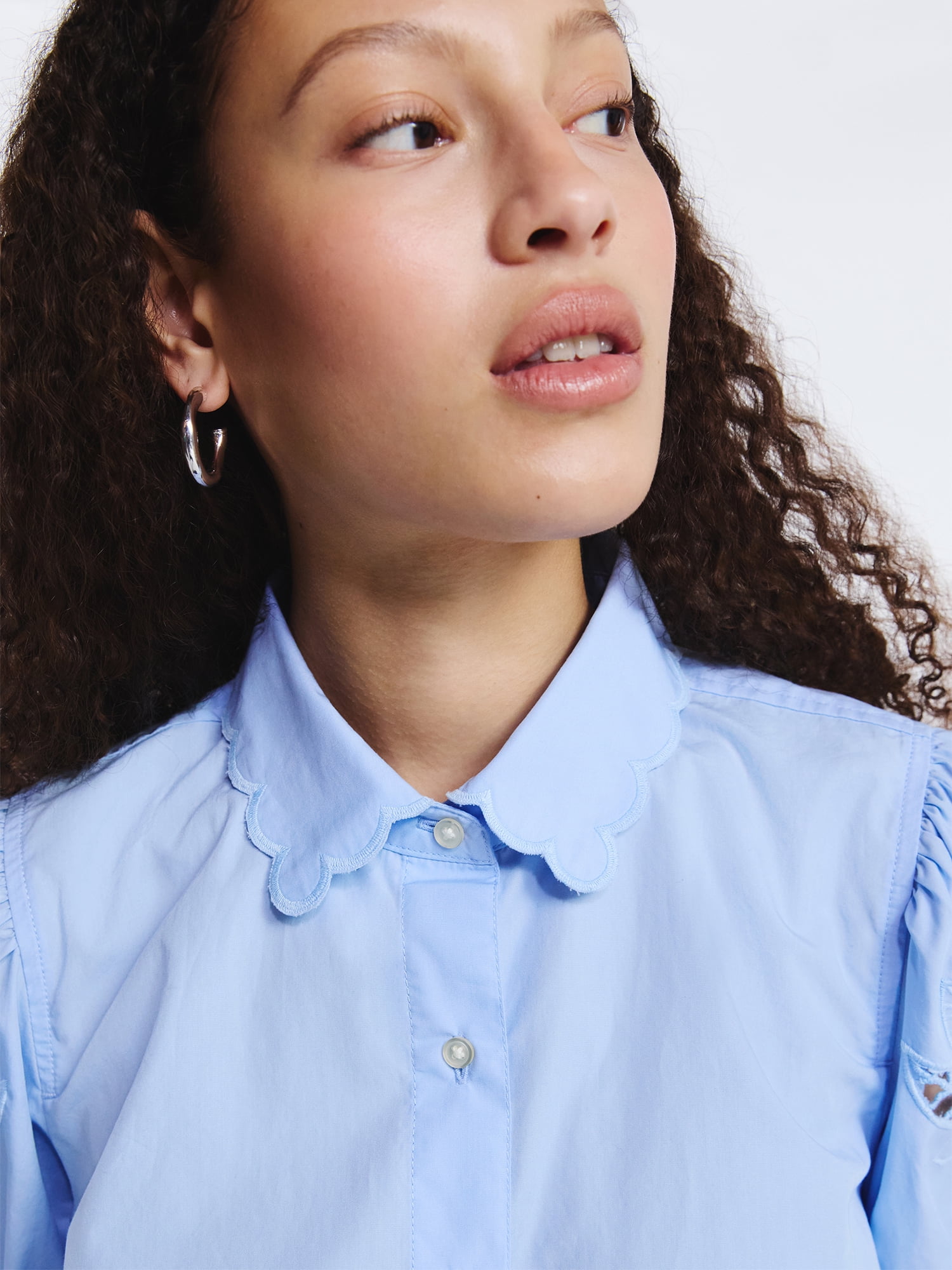Free Assembly Women's and Women's Plus Cotton Eyelet Button Front Shirt with Short Sleeves, Sizes XS-4X