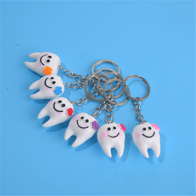 Llavero con forma de diente de simulación creativa para dentista, pequeño regalo, llavero con forma de diente, colgante para mochila, colgante para bolso