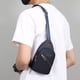 thumbnail image 1 of Bolso bandolera para hombre, impermeable, multifuncional, para deportes al aire libre, ocio, bandolera de hombro, estilo Oxford, 1 of 6