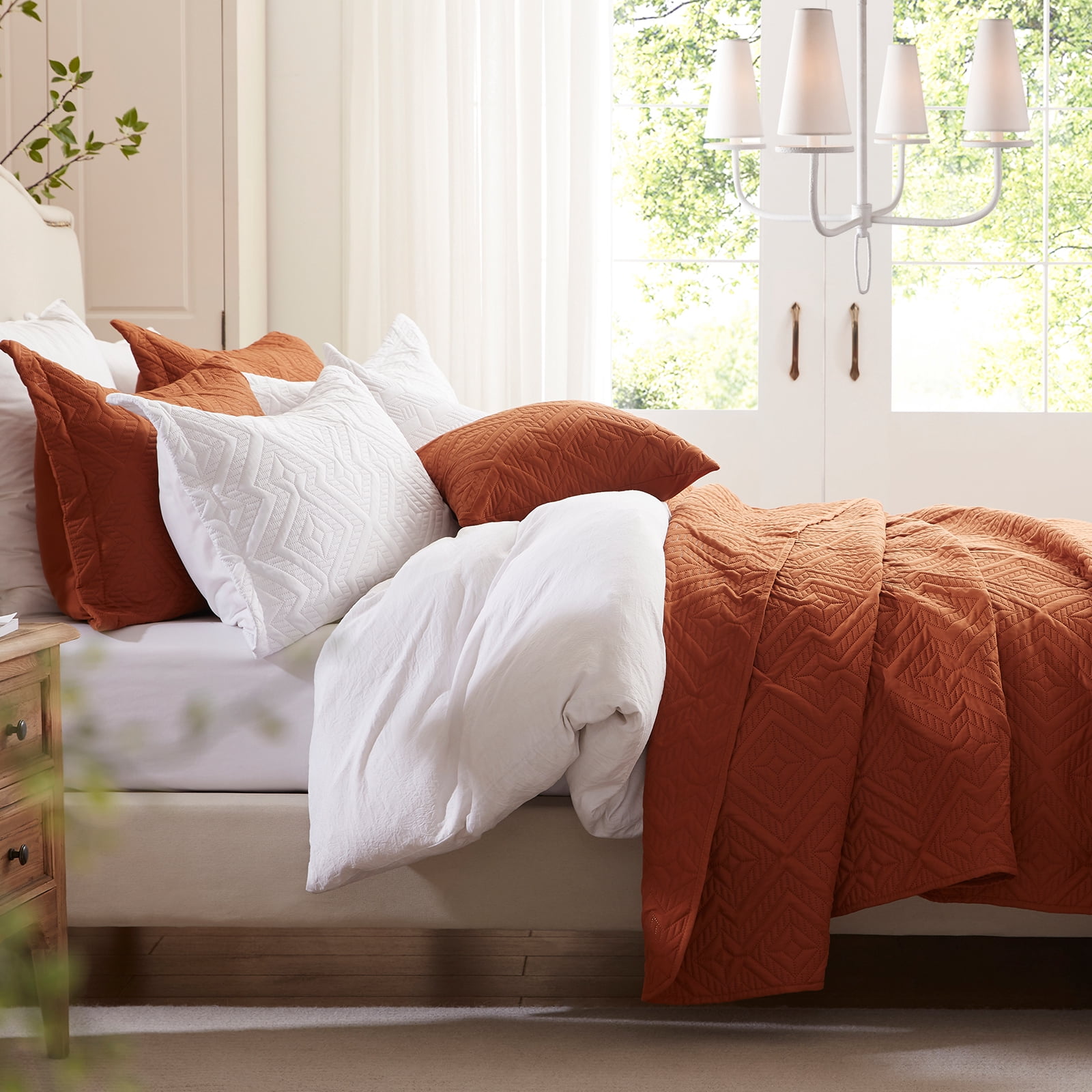 Quilt Set King Size 3 Pieces, Lightweight Burnt Orange/Rust Bedspread-98''x106'', Soft Microfiber Summer Quilt, Luxurious Warm Coverlet Set for All Seasons (Includes 1 Quilt, 2 Shams)