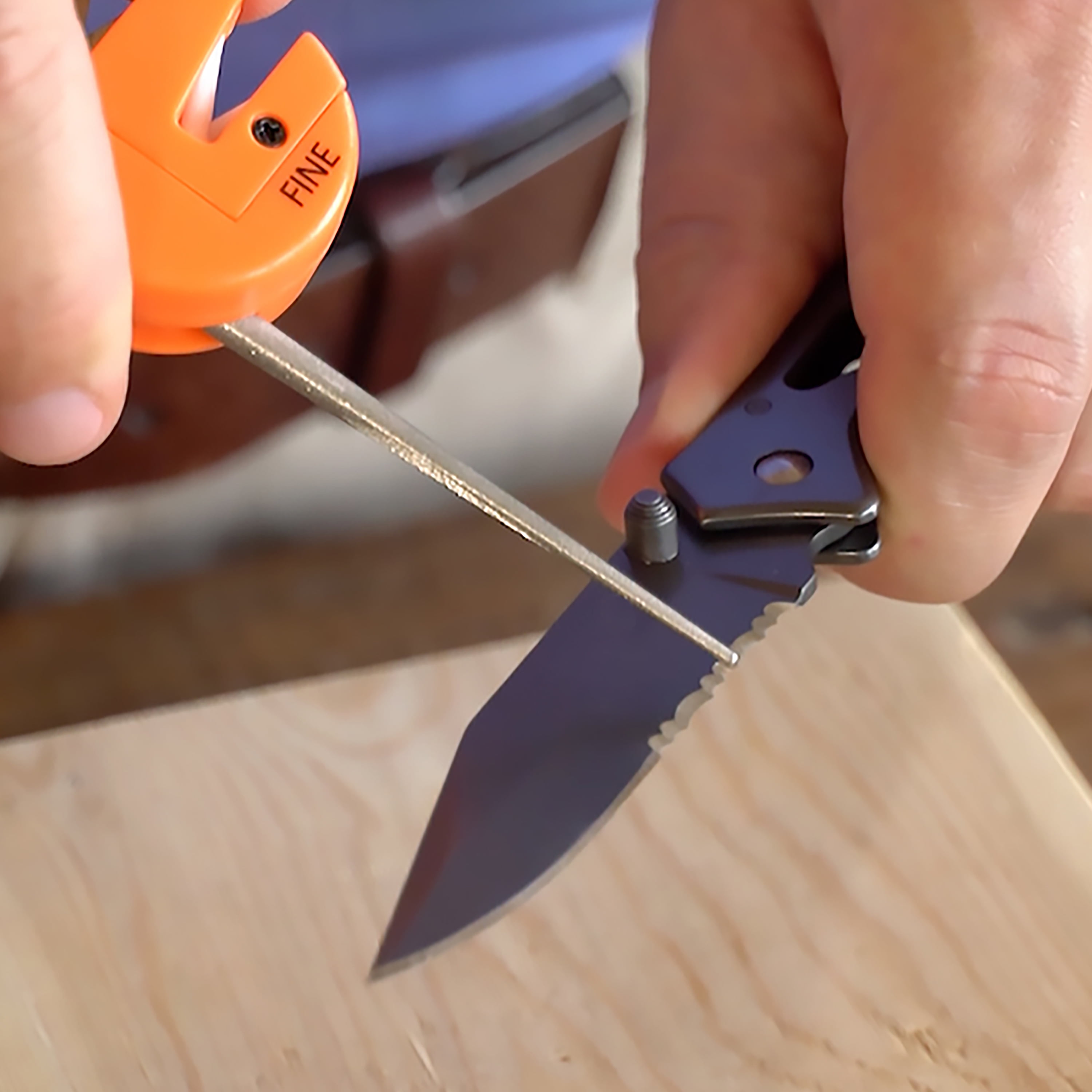 AccuSharp 4-in-1 Knife and Tool Sharpener - Blaze Orange